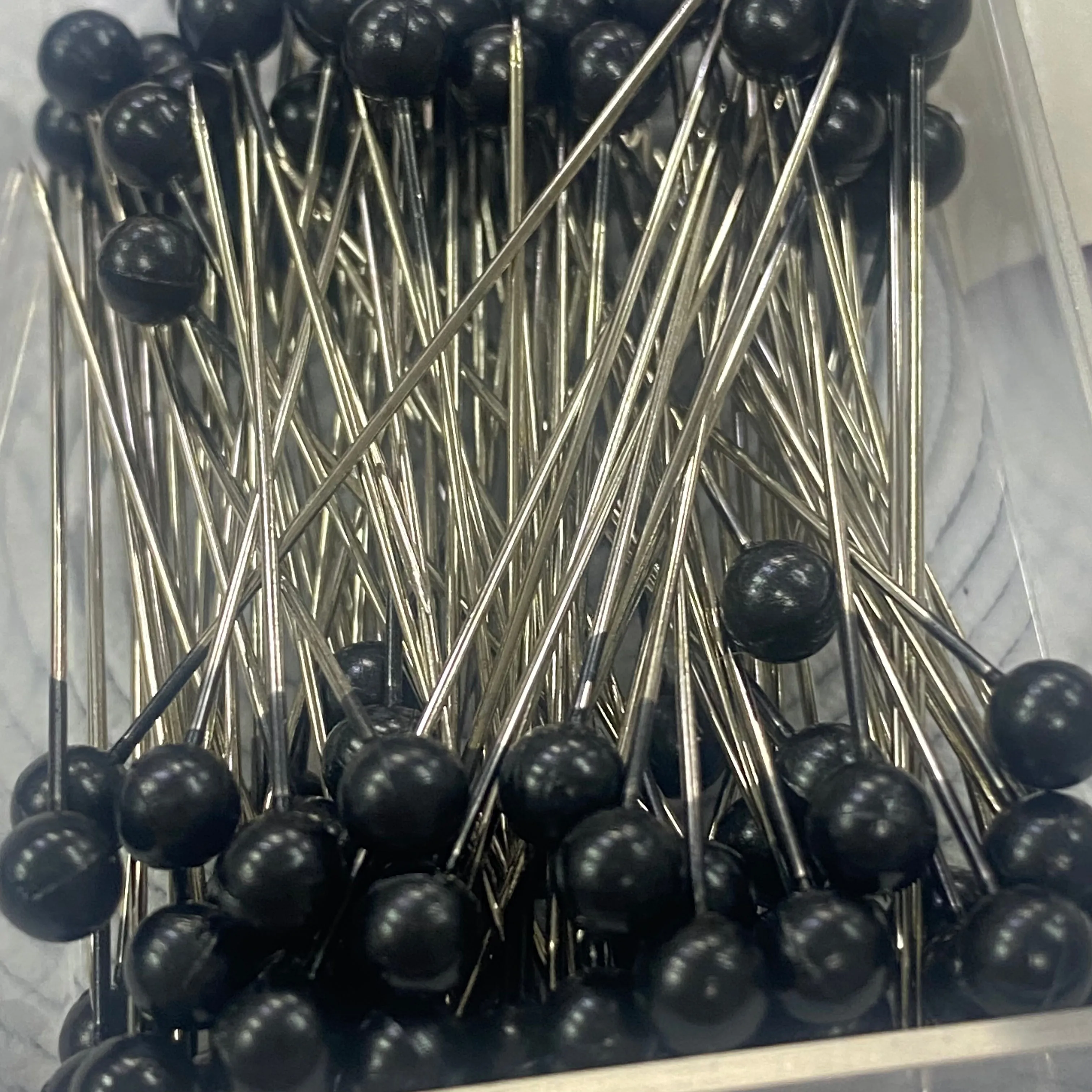 Black col Pearlised Dress Maker Pins