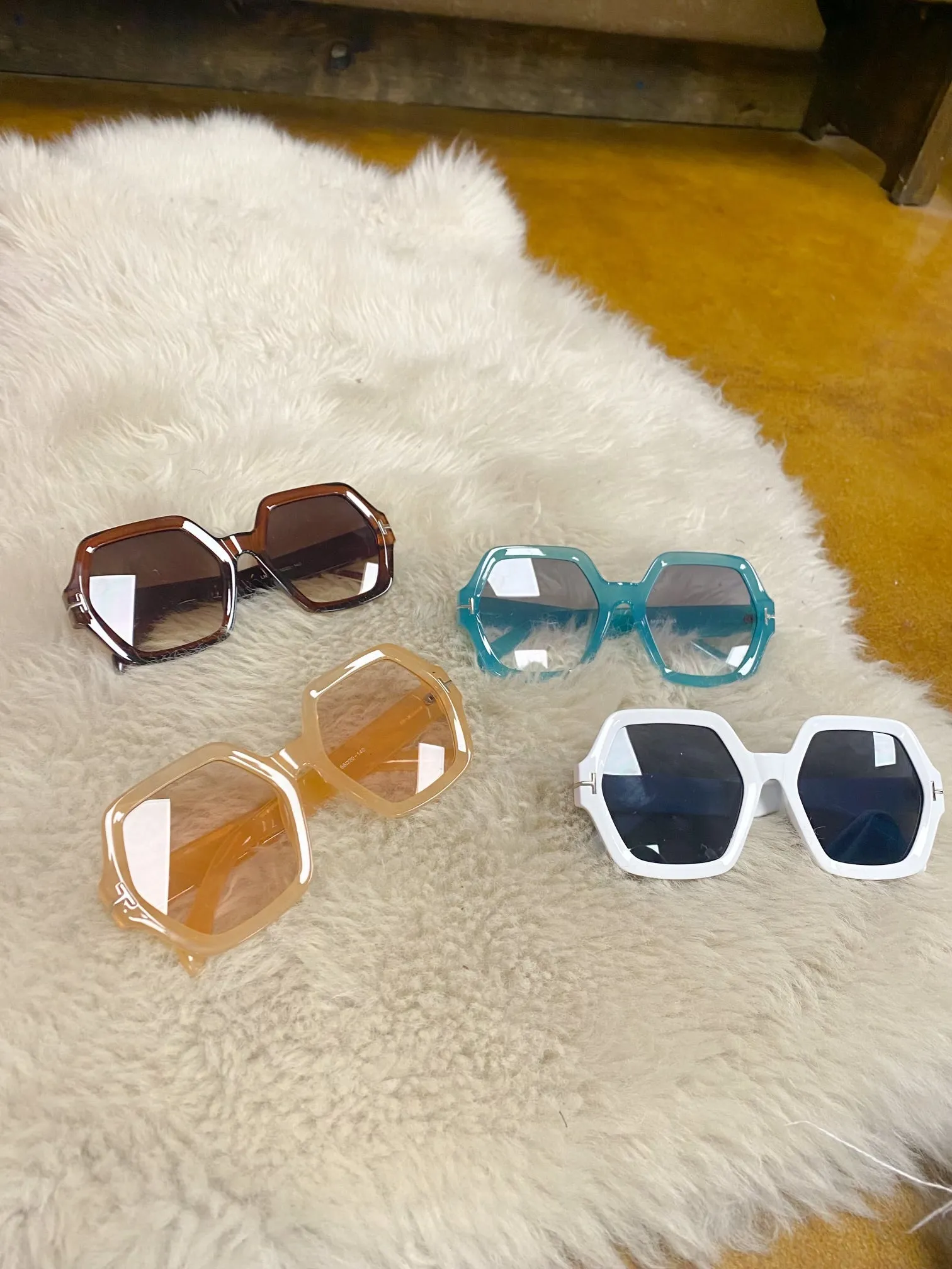 Lucca Hex Sunnies