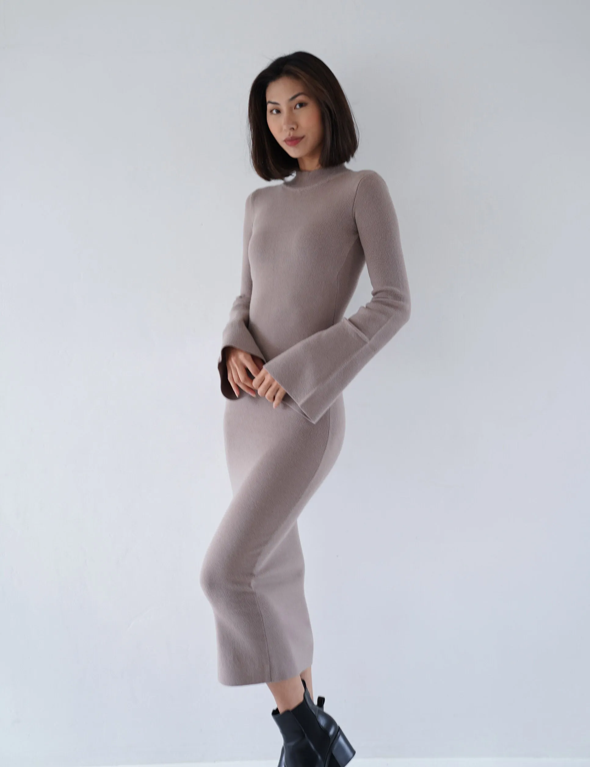 Opulent High Neck Knitted Dress / 薄墨(Gray)