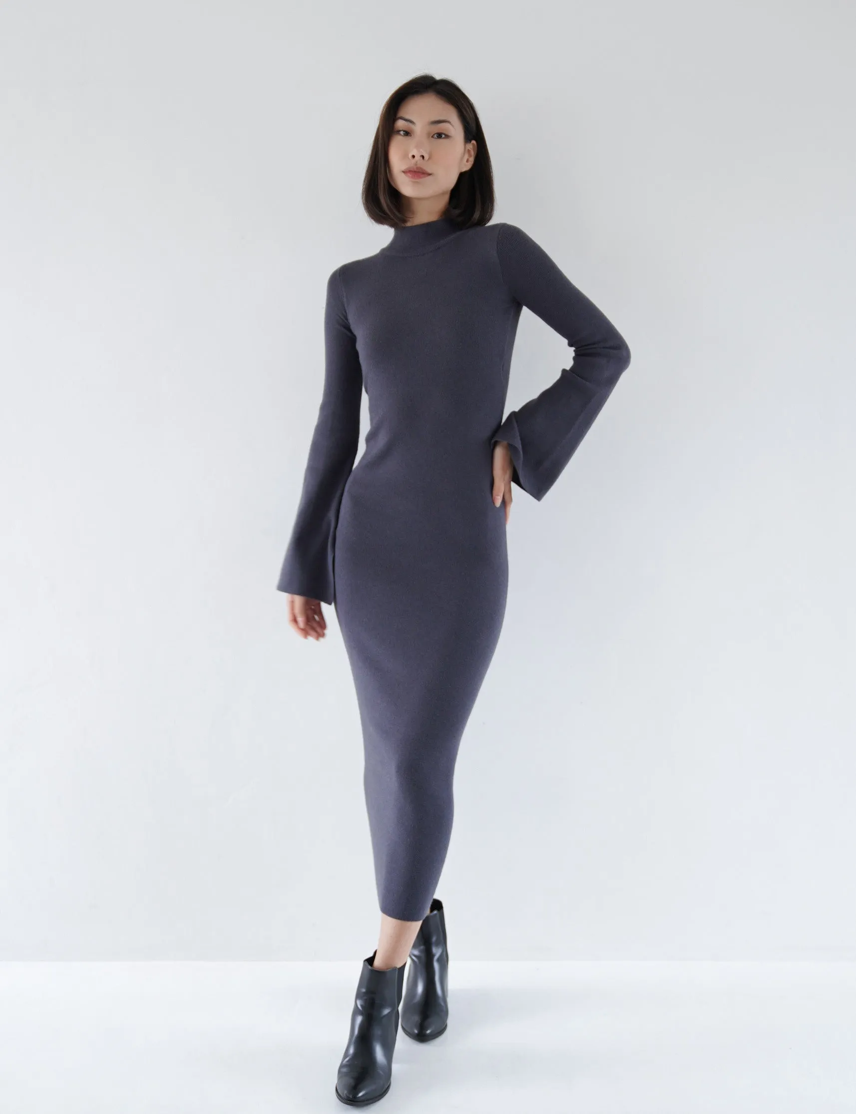 Opulent High Neck Knitted Dress / 濃藍(navy)