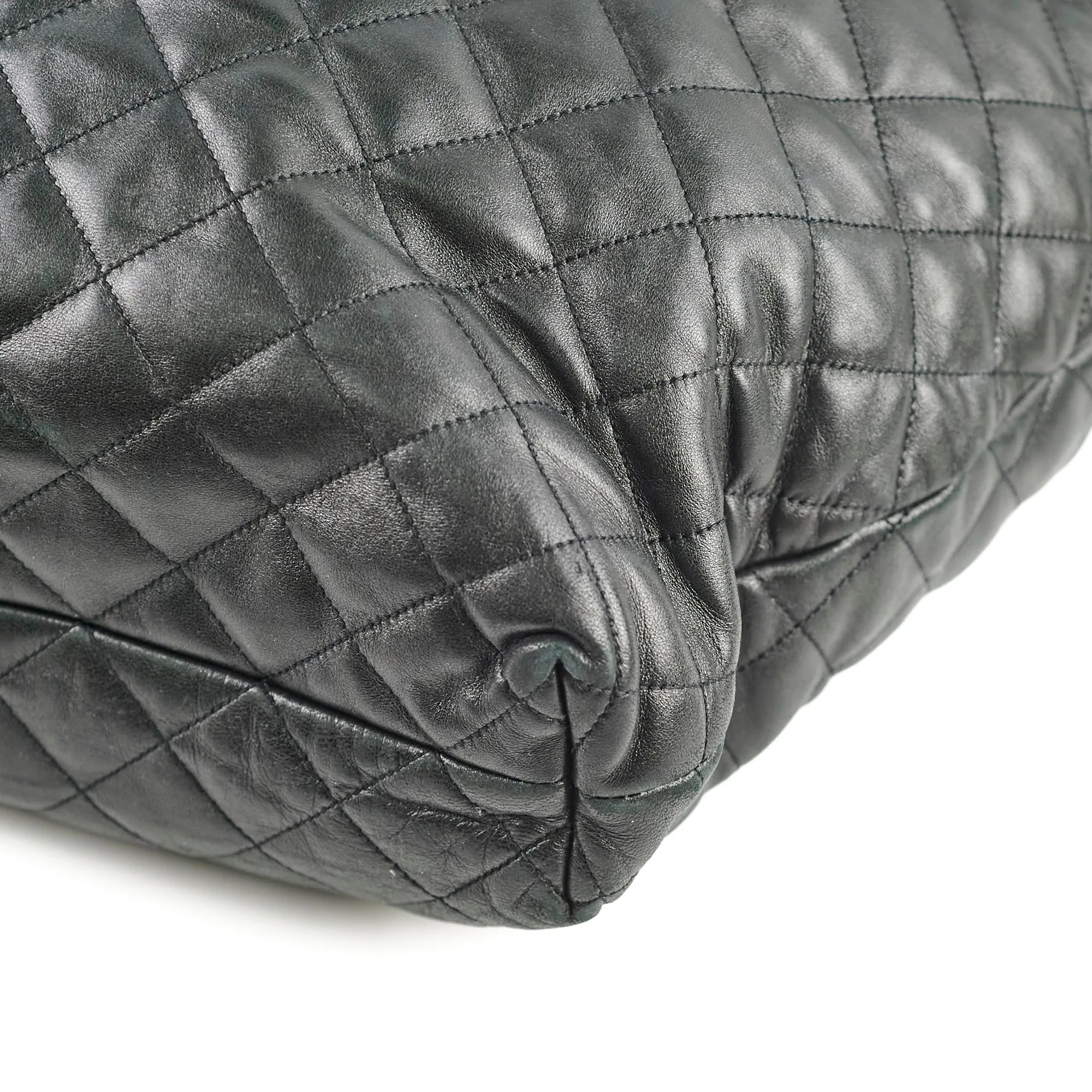 Saint Laurent Maxi Shopping Bag Quilted Lambskin Black