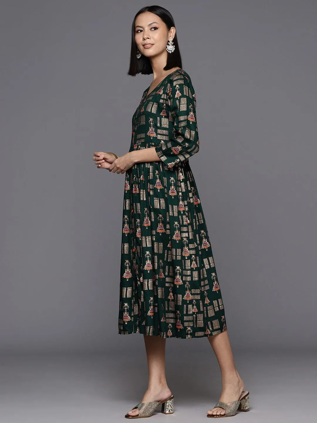 Varanga Women Green A-Line Dress With Round Neck