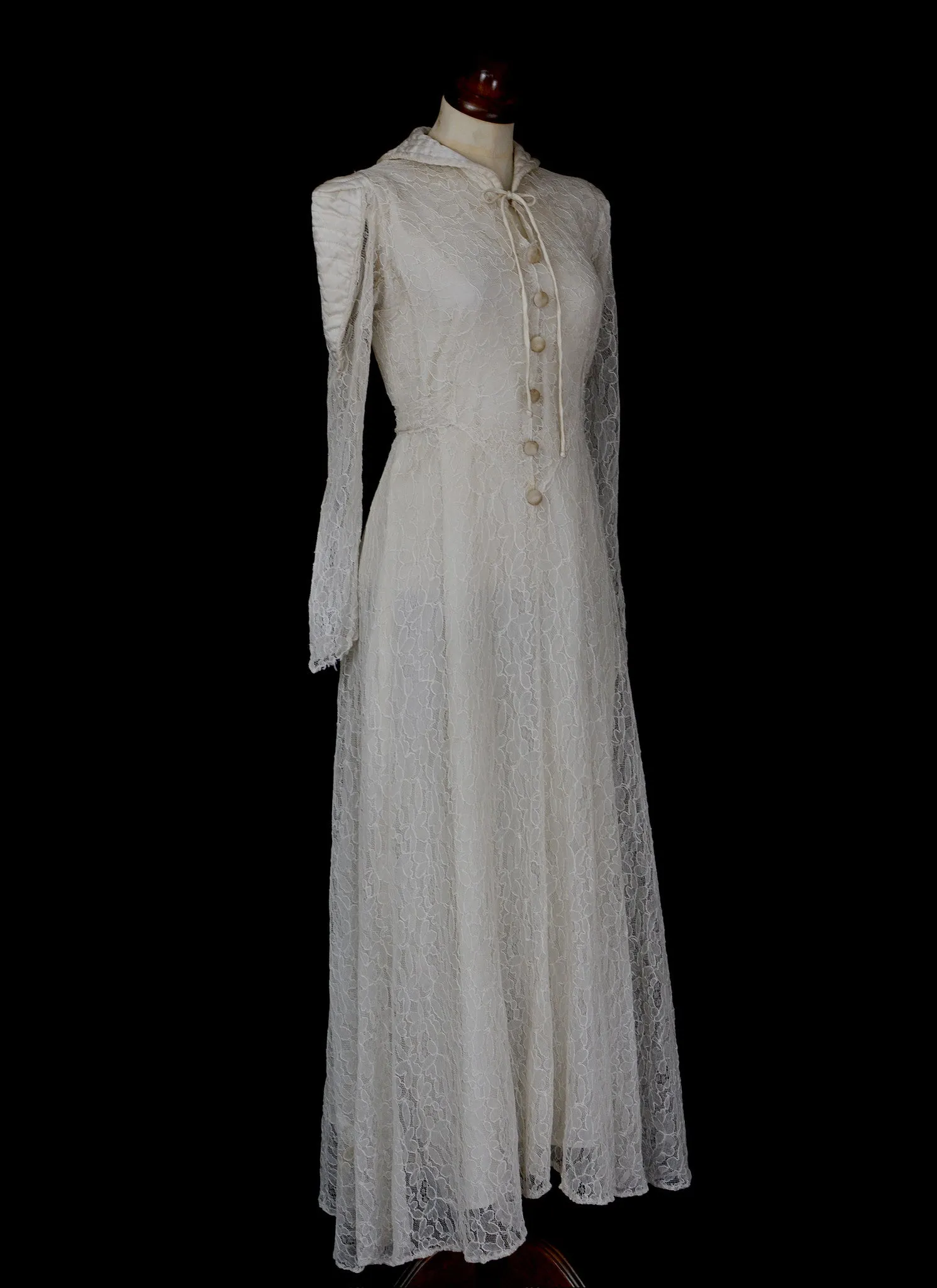 Vintage 1940s Lace Wedding Dress